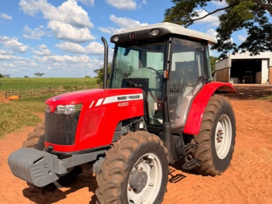 Trator Massey Ferguson 4283 (85 cv)