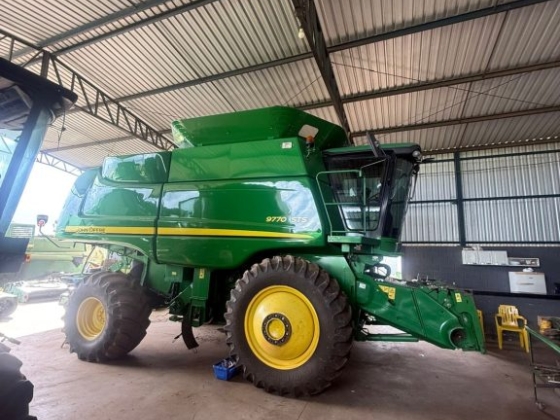 COLHEITADEIRA JOHN DEERE 9770