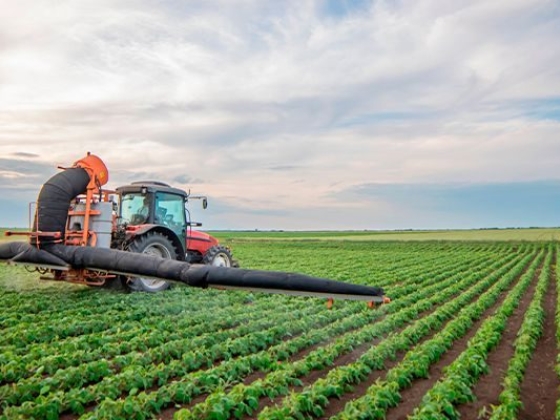 Máquinas multifuncionais: como escolher implementos que aumentem a versatilidade da fazenda
