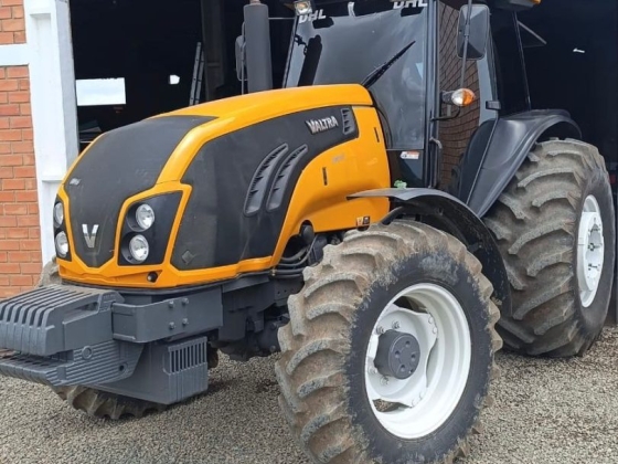 Trator Valtra BM 135 – 2022 | 135 CV | Único Dono | Excelente Estado