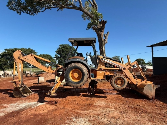 Retroescavadeira Case 580M – 2011 | 4x4