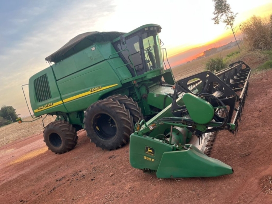 Colheitadeira John Deere STS 9750 – 2001 | Revisada, equipada e pronta para colher